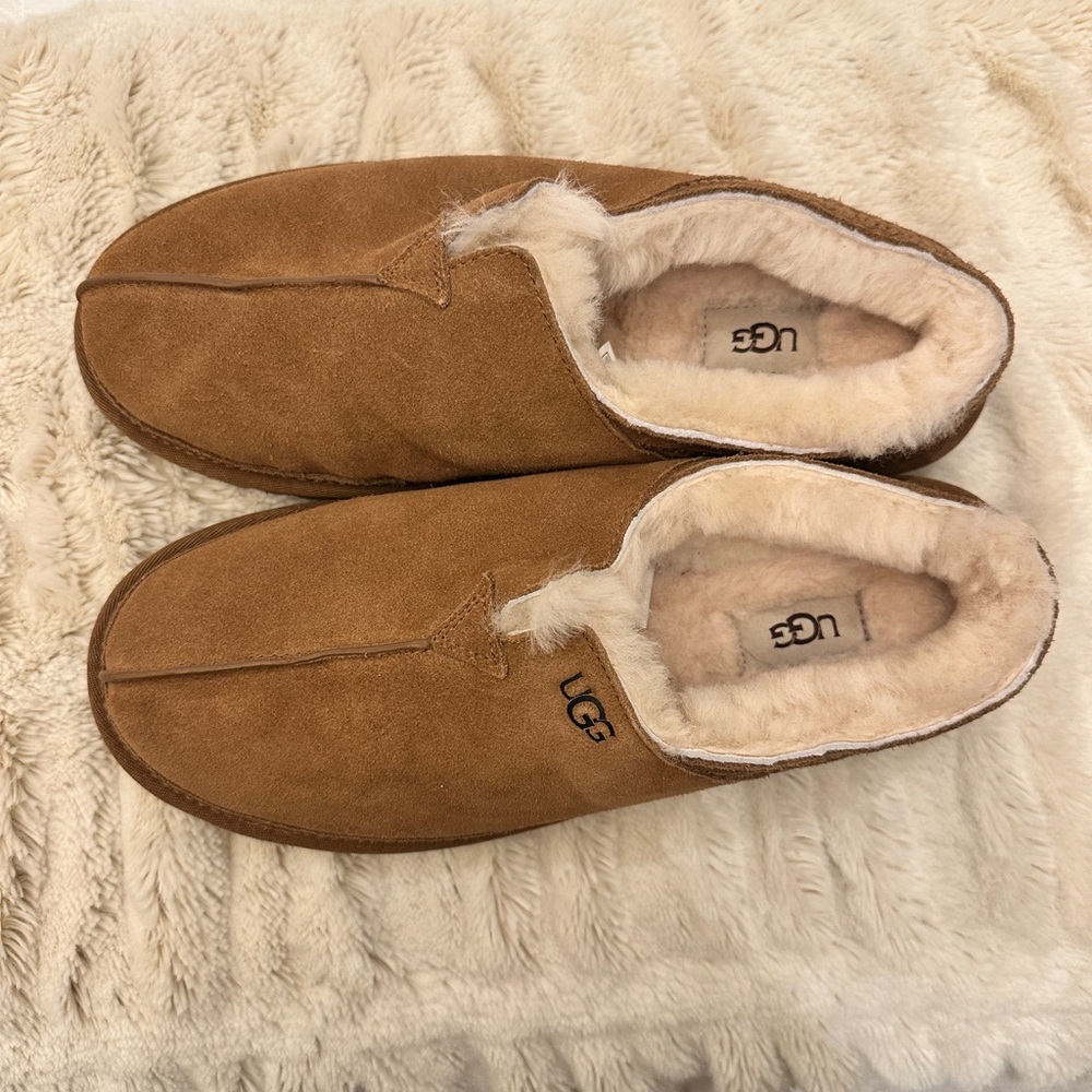 UGG MENS NEUMAN SLIPPERS NEW WITHOUT TAGS TAN SIZE 10
